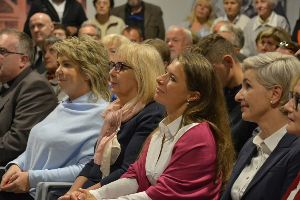 Stacja Biblioteka nareszcie otwarta! 11