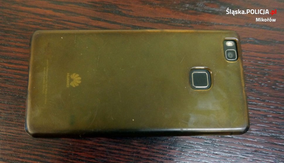 Znaleziono telefon. Policjanci szukają właściciela