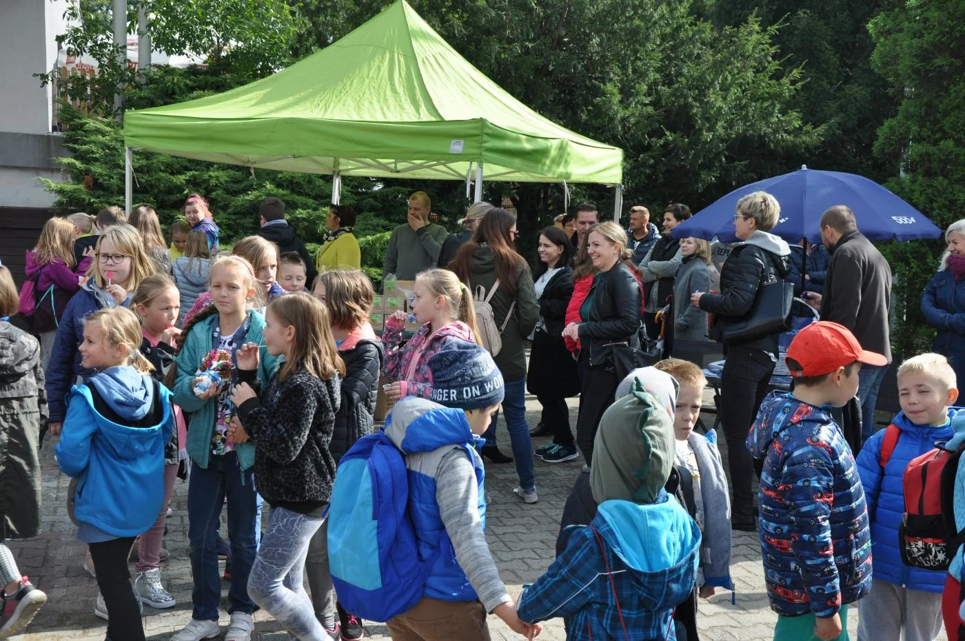Piknik "Bezpieczny powrót do szkoły" na Skałce