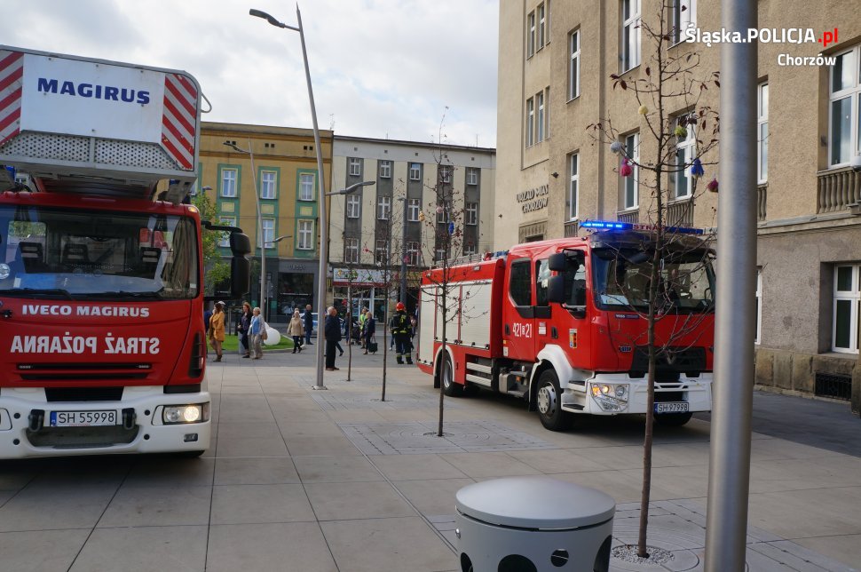 Pożar w urzędzie, ewakuacja petentów i pracowników. Ćwiczenia chorzowskich służb
