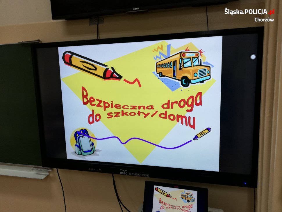 Nie bój się błyszczeć, czyli bezpieczna droga do szkoły