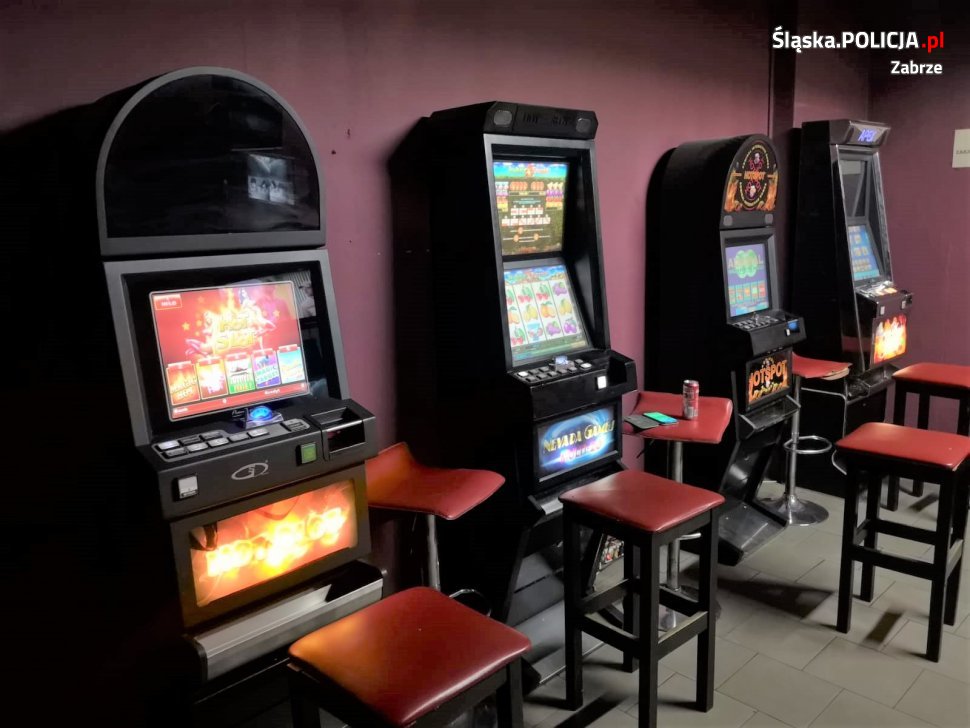 Zabrzańscy policjanci zabezpieczyli 4 automaty do nielegalnych gier losowych