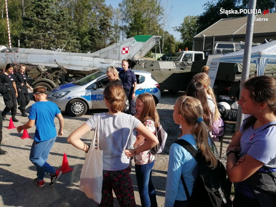 Zabrzańscy mundurowi z zespołu profilaktyki brali udział w XV Dniu Nauki
