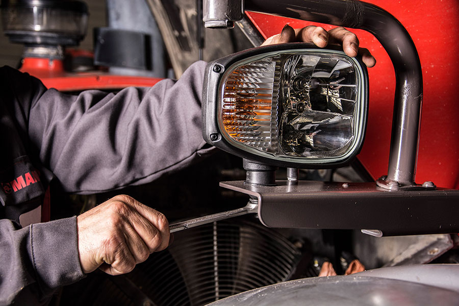 Serwis wózków widłowych - dlaczego warto skorzystać z jego usług?