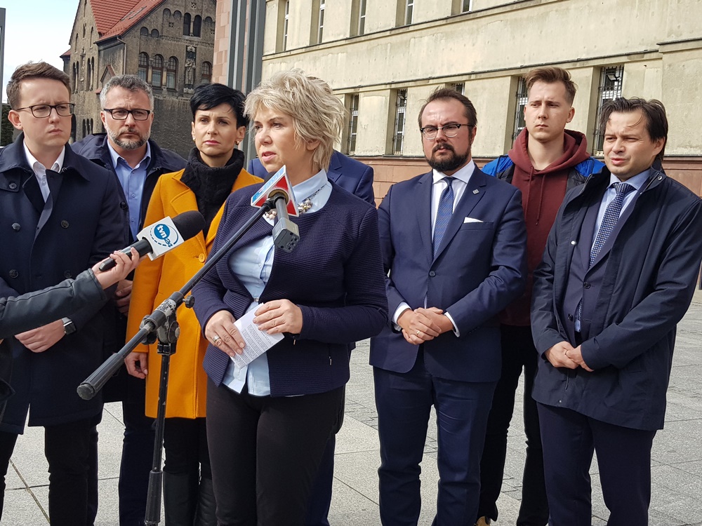 Naklejki z podobizną Doroty Tobiszowskiej 2