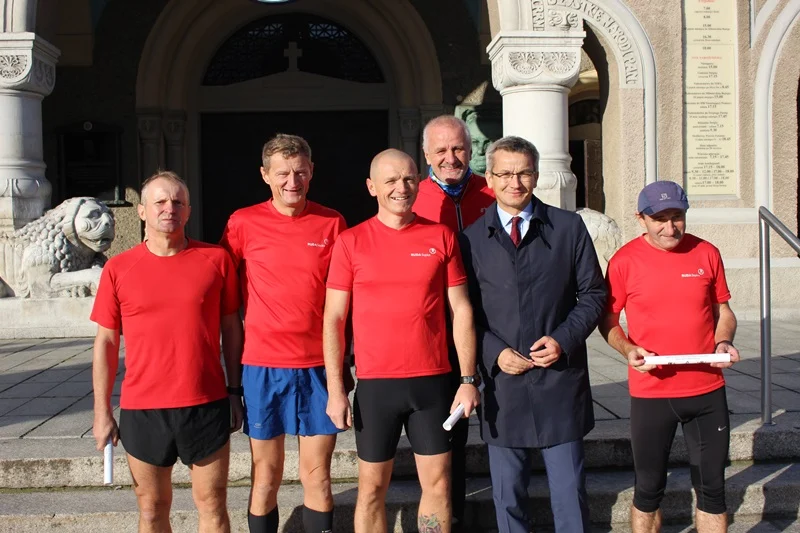 Wyruszyli wczoraj na biegową pielgrzymkę do Wadowic. W dwa dni pokonają ponad 100 km