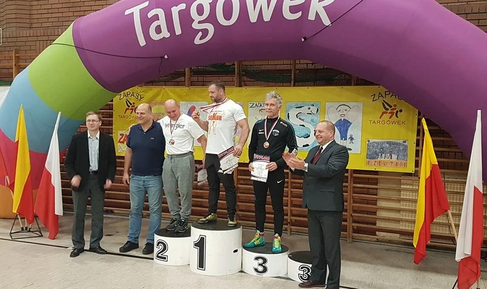 Wielki sukces rudzkich zapaśnikow na Mistrzostwach Polski Weteranów - trzy złota i srebro!