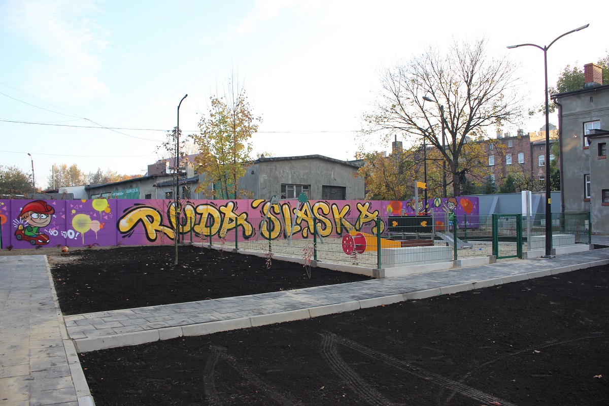 Zakończyła się rewitalizacja dwóch kolejnych podwórek w Rudzie Śląskiej