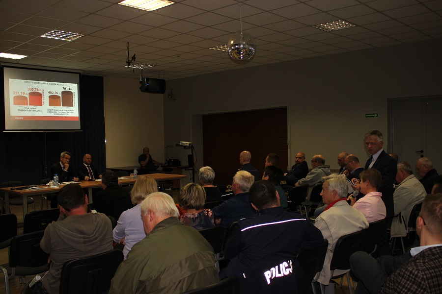 Napięte finanse zdominowały spotkania w dzielnicach
