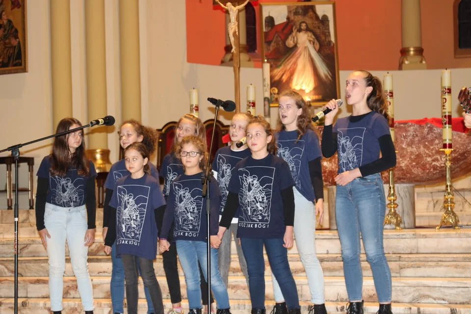Gloria Dei 11