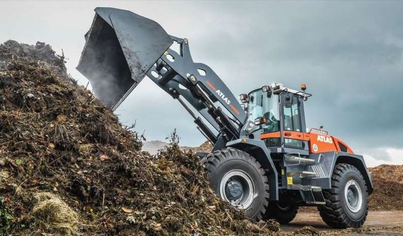 W czym koparka kołowa sprawdza się lepiej, niż gąsienicowa?