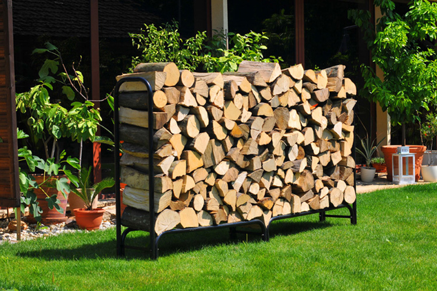 Jakie drewno opałowe wybrać do kominka?