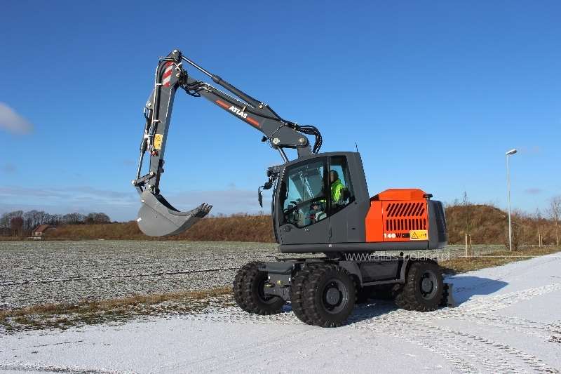 Koparki gąsienicowe - maszyny do zadań specjalnych