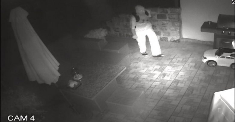 Złodziej z Rybnika poszukiwany! Włamał się do domu, ukradł pieniądze i zegarki [FOTO]