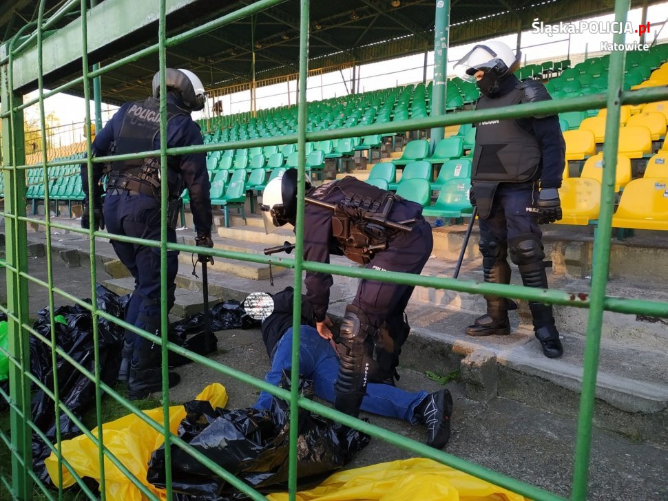 Katowice: Po sobotnim meczu policjanci zatrzymali 7 pseudokibiców