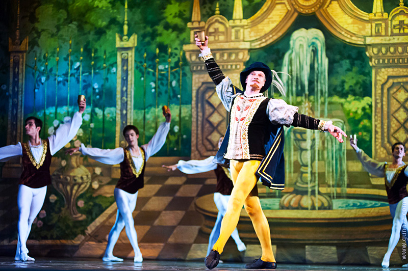 Balet rosyjski "Jezioro łabędzie" w Katowicach