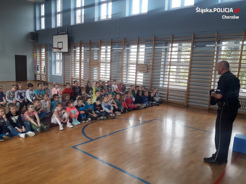 Nie bój się błyszczeć, czyli bezpieczna droga do szkoły