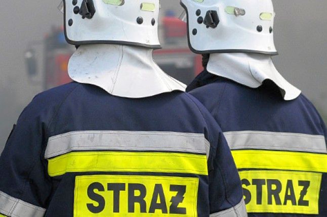 Nocny pożar na ul. św. Piotra w Chorzowie - ewakuacja budynku i cztery osoby w szpitalu