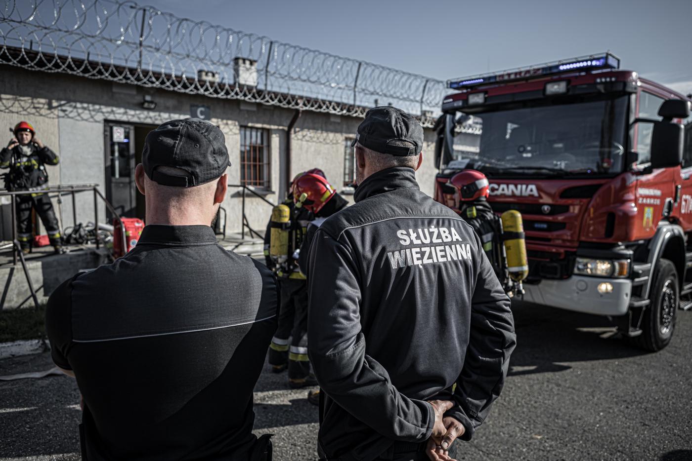 W Zakładzie Karnym w Zabrzu skazany wziął zakładnika - to tylko ćwiczenia ochronne