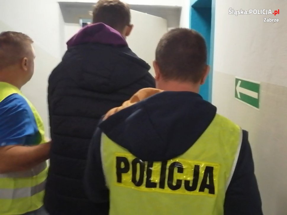 15-latek z Zabrza zaatakował nożem taksówkarza - zadawał z furią ciosy w głowę