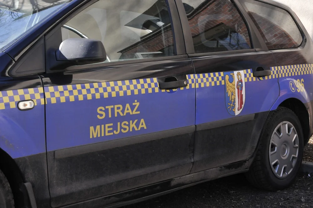 Strażniczka z Rudy Śląskiej poświęciła swój prywatny czas i pomogła starszemu małżeństwu