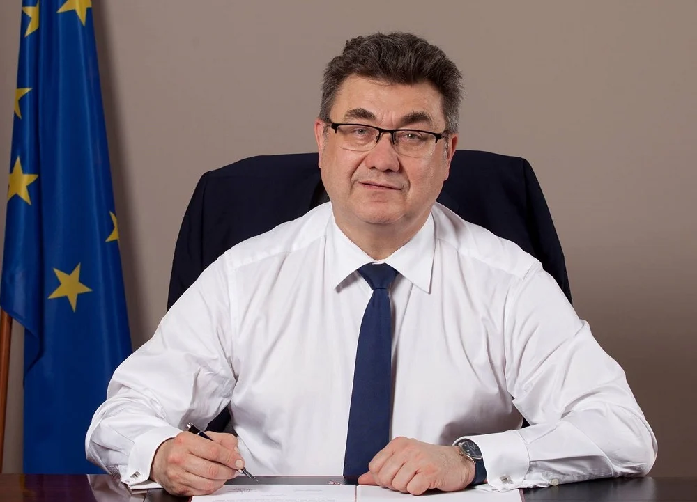 Grzegorz Tobiszowski nie mógł wydostać się z tarasu w budynku Parlamentu Europejskiego