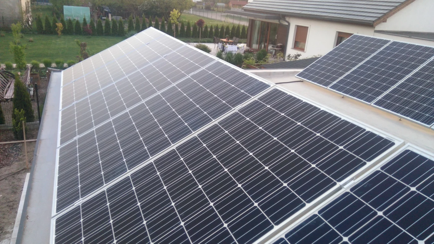 Magazynowanie energii słonecznej. Dlaczego baterie słoneczne tego nie robią?