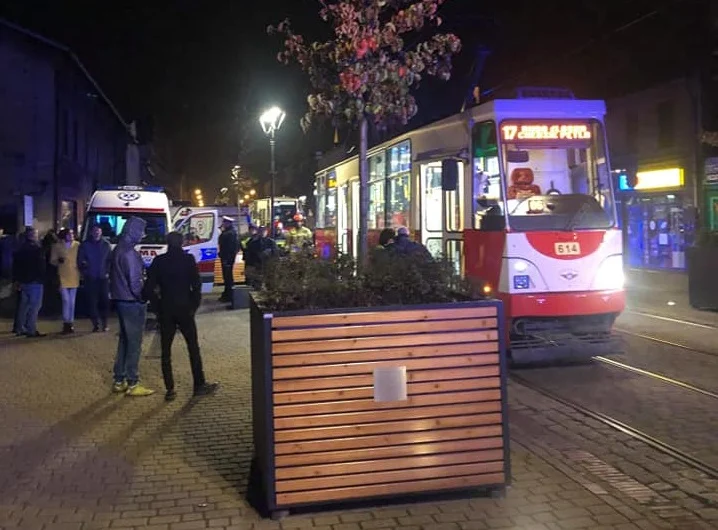 Wczoraj na ulicy Katowickiej doszło do potrącenia mężczyzny przez tramwaj