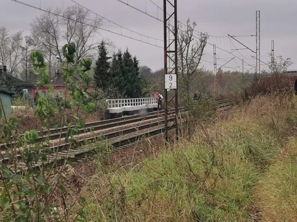 Kolejne śmiertelne potrącenie na torach - pod kołami pociągu zginęła kobieta