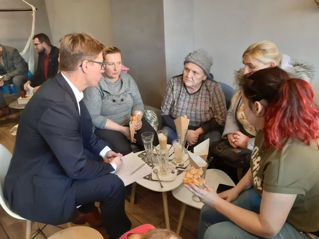 To już rok prezydentury D. Begera - z tej okazji zaprosił mieszkańców na kawę i ciasto