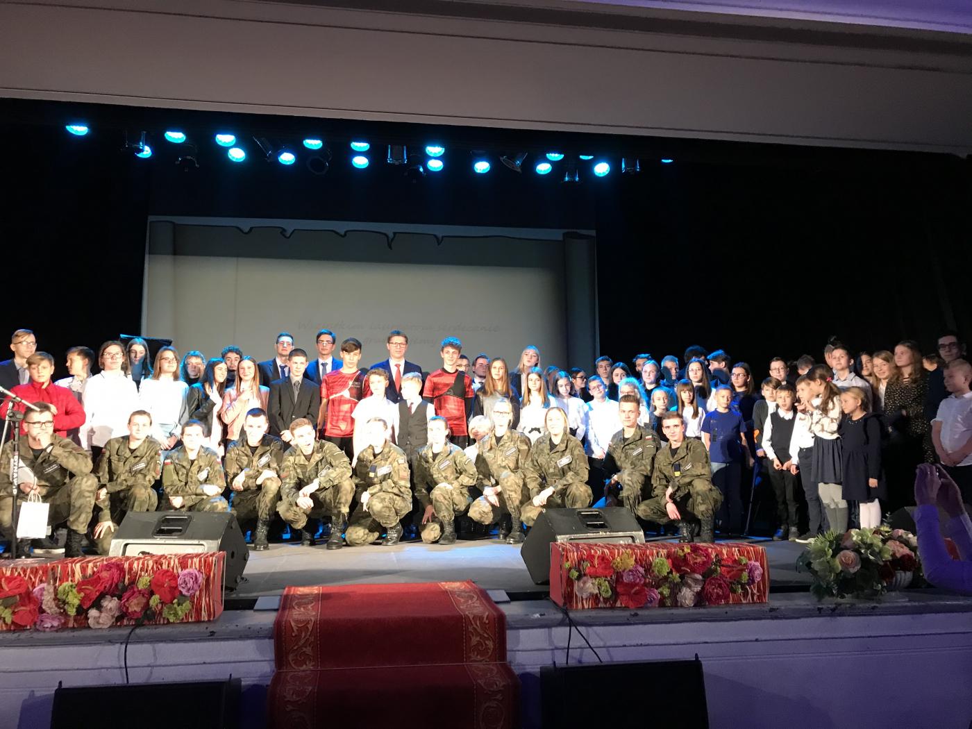 Wręczono stypendia i nagrody dla najzdolniejszych uczniów