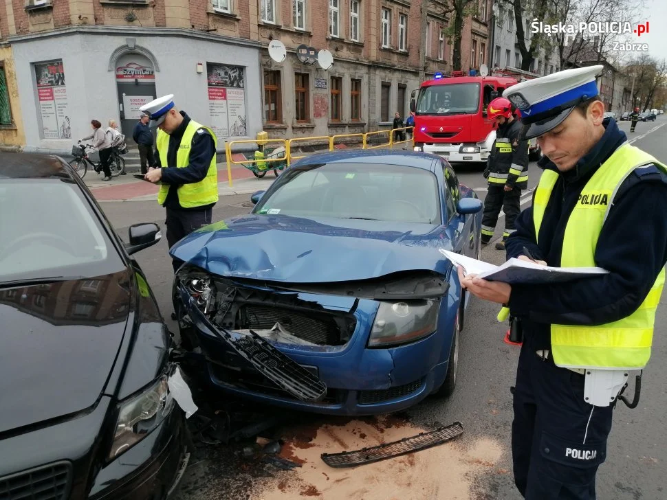 Wypadek na skrzyżowaniu ulic Roosevelta i Sobieskiego. Jedna osoba w szpitalu