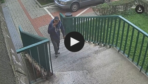 Ukradł pieniądze z mieszkania wykorzystując wiek pokrzywdzonego. Poznajesz go?