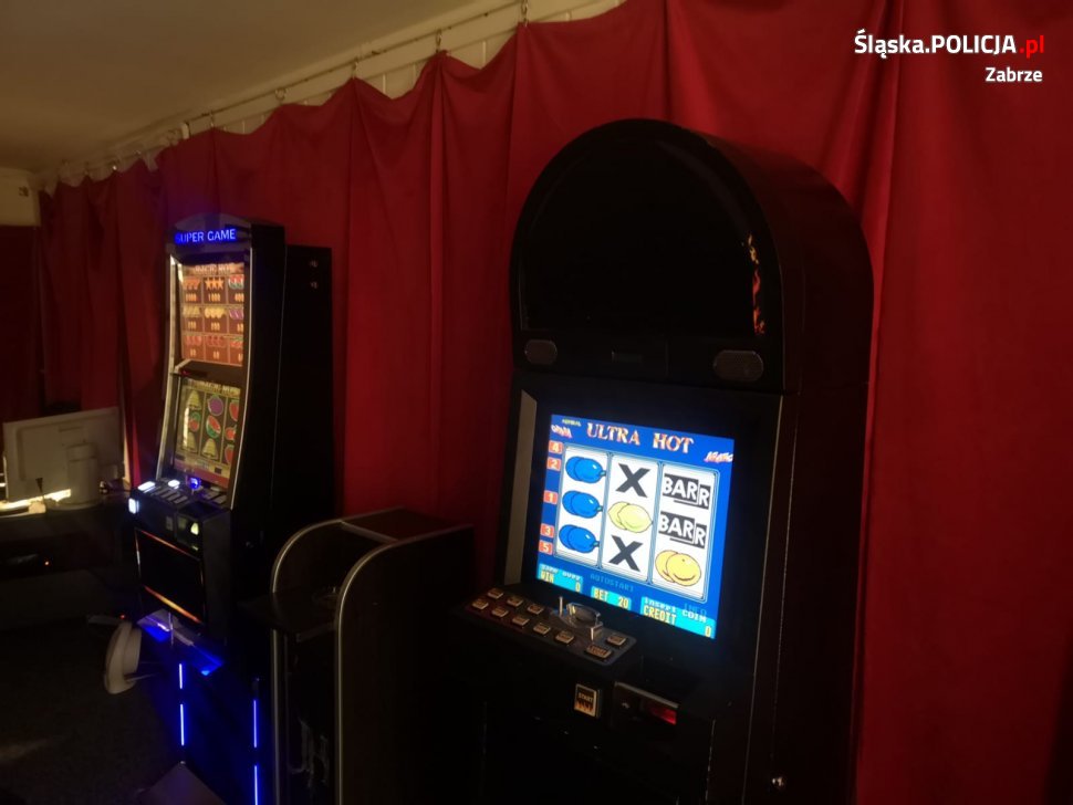 Policjanci z Zabrza przejęli kolejne automaty do nielegalnych gier hazardowych