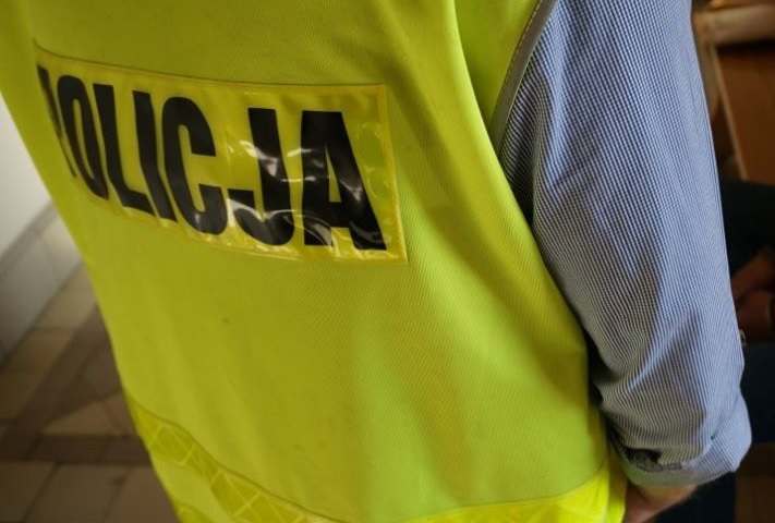 Zabrzanin chciał ukraść 4 litry whisky - próbował wyjść ze sklepu... wejściem