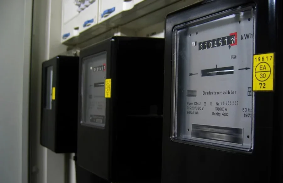 Przy ul. Buchenwaldczyków i Szczęść Boże dokonywano kradzieży energii elektrycznej