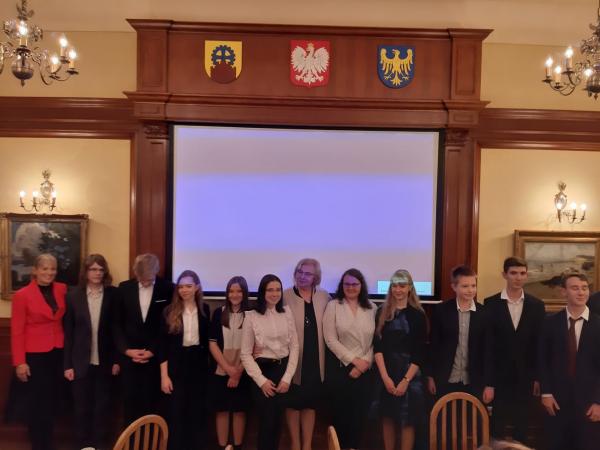 Prezydent Zabrza wręczyła stypendia najbardziej uzdolnionym uczniom