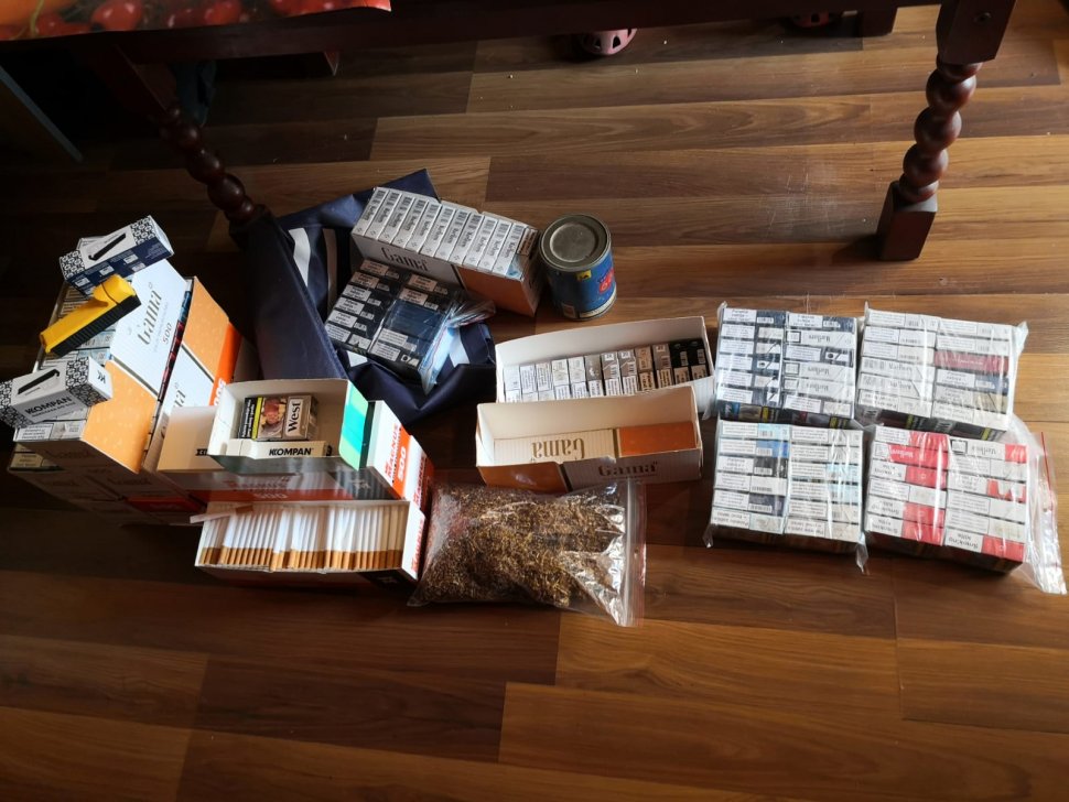 3 kg tytoniu i 235 paczek papierosów bez polskich znaków akcyzy. 67-latka zatrzymana