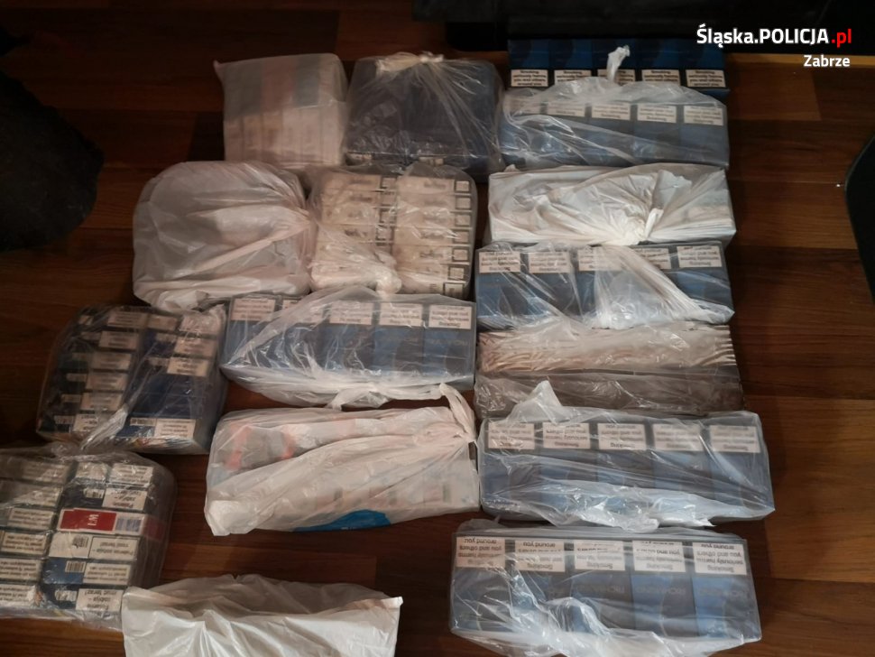 3 kg tytoniu i 235 paczek papierosów bez polskich znaków akcyzy. 67-latka zatrzymana