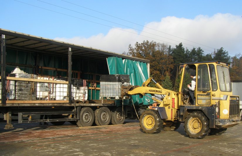Prawie 20 ton odpadów chemicznych wywieziono z ul. Sosnowej