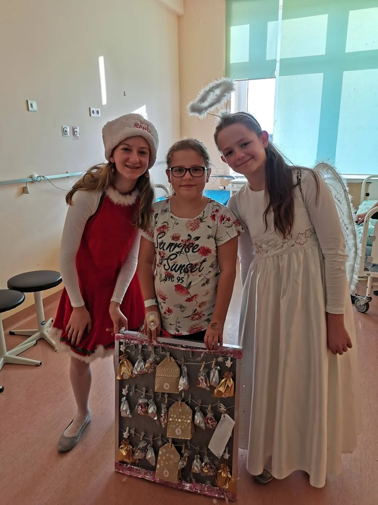 Podarowali dzieciom w szpitalu uśmiech 9