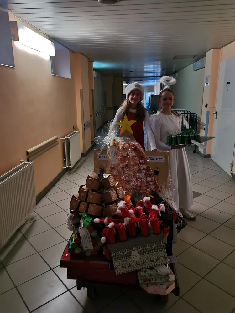 Podarowali dzieciom w szpitalu uśmiech 19