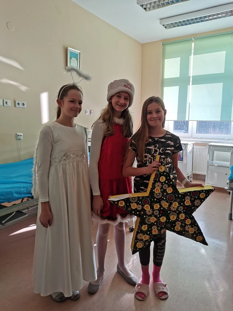 Podarowali dzieciom w szpitalu uśmiech 30