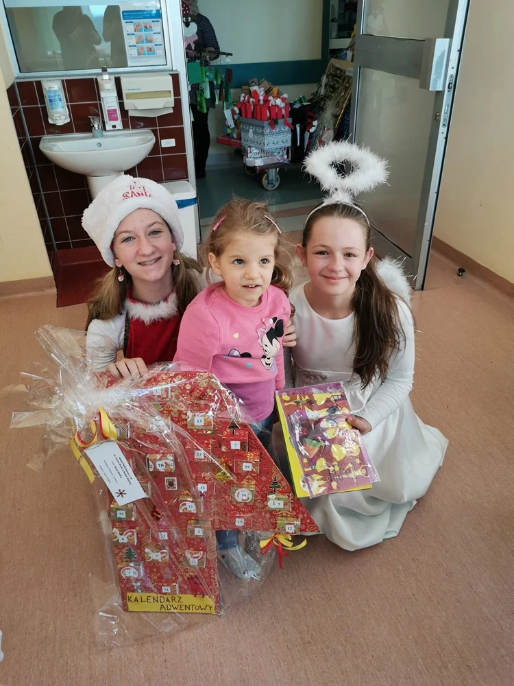 Podarowali dzieciom w szpitalu uśmiech 31