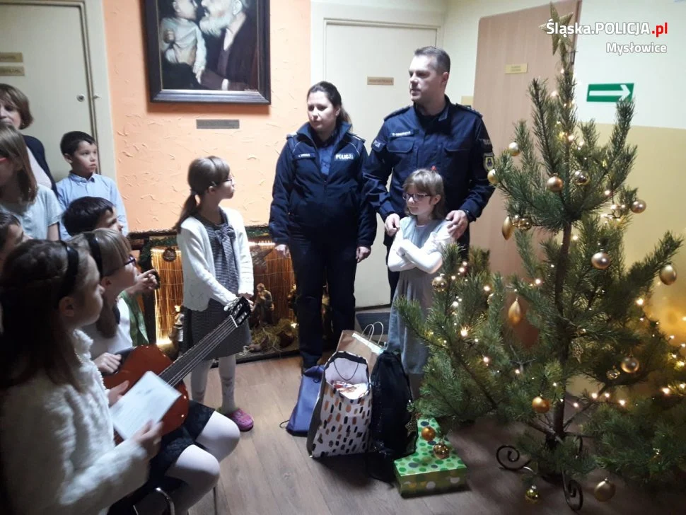 Świąteczne odwiedziny policjantów w Mysłowicach