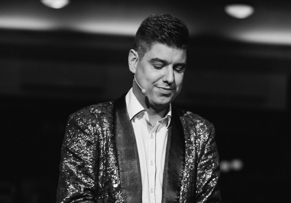 Znany iluzjonista Tomasz Kabis z Rybnika przegrał walkę z rakiem