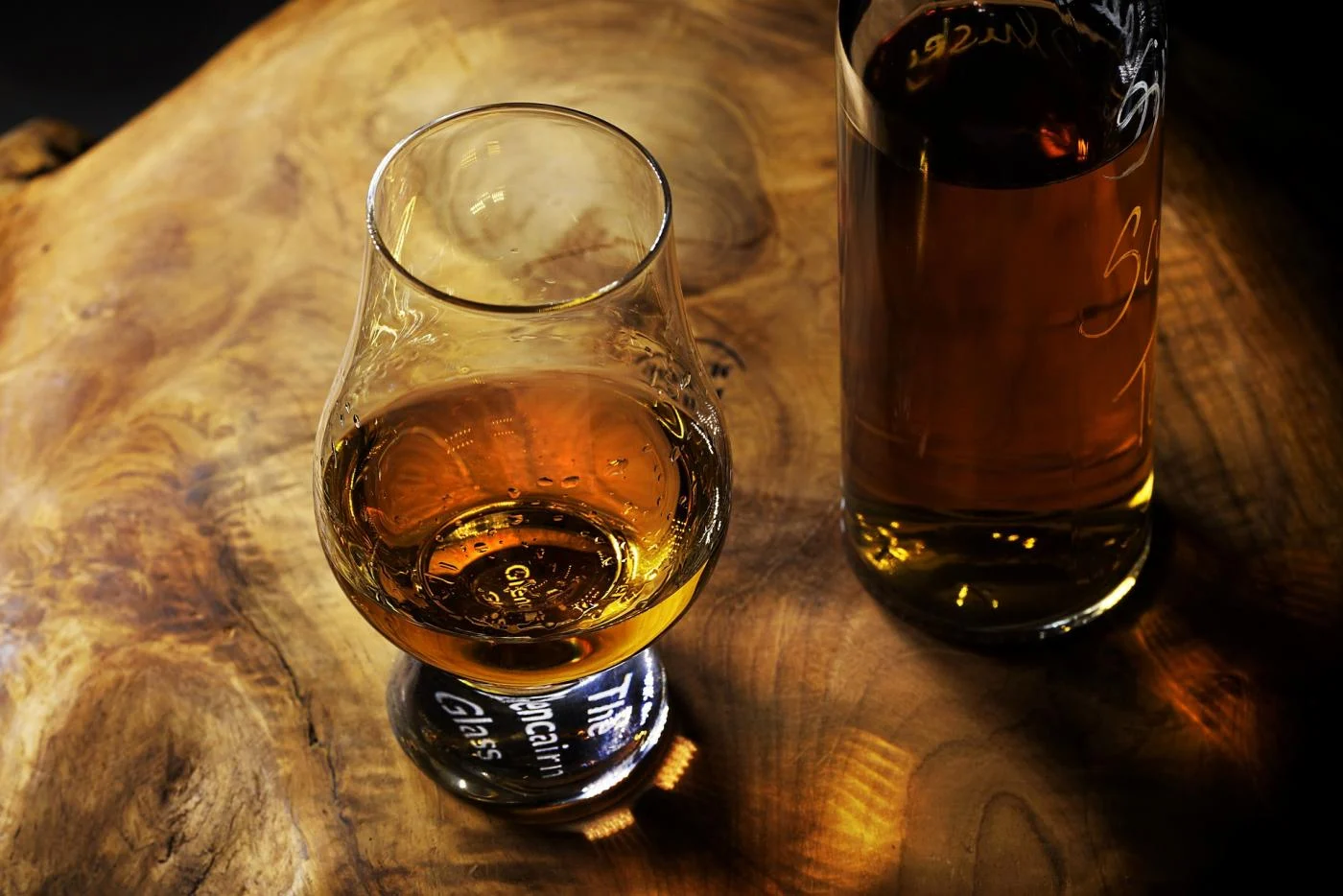 Bourbon whisky - co sprawia, że jest tak popularna?