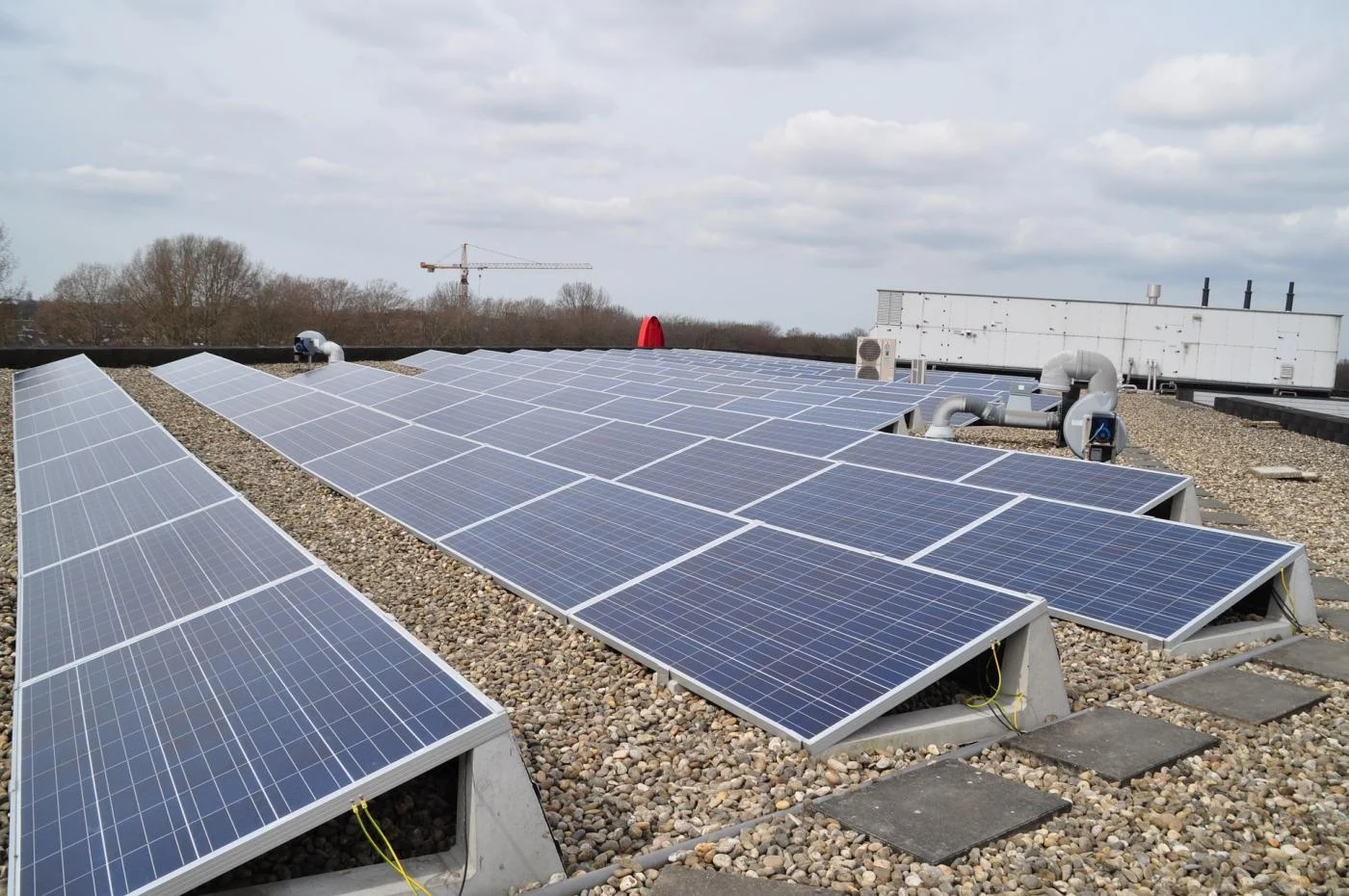 Moduły, kabel solarny, falownik - co powinieneś wiedzieć o zestawie fotowoltaicznym?