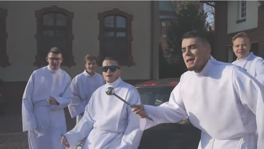 Ministranci z Katowic przerobili utwór Ronniego Ferrari. Piosenka stała się hitem
