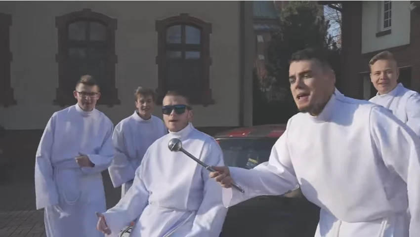 Ministranci z Katowic przerobili utwór Ronniego Ferrari. Piosenka stała się hitem